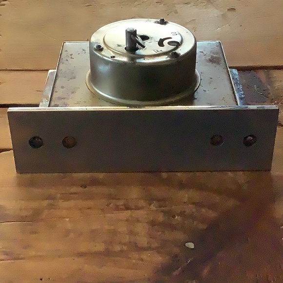 Vintage The LUX Clock ⏰ - Picture 6 of 6